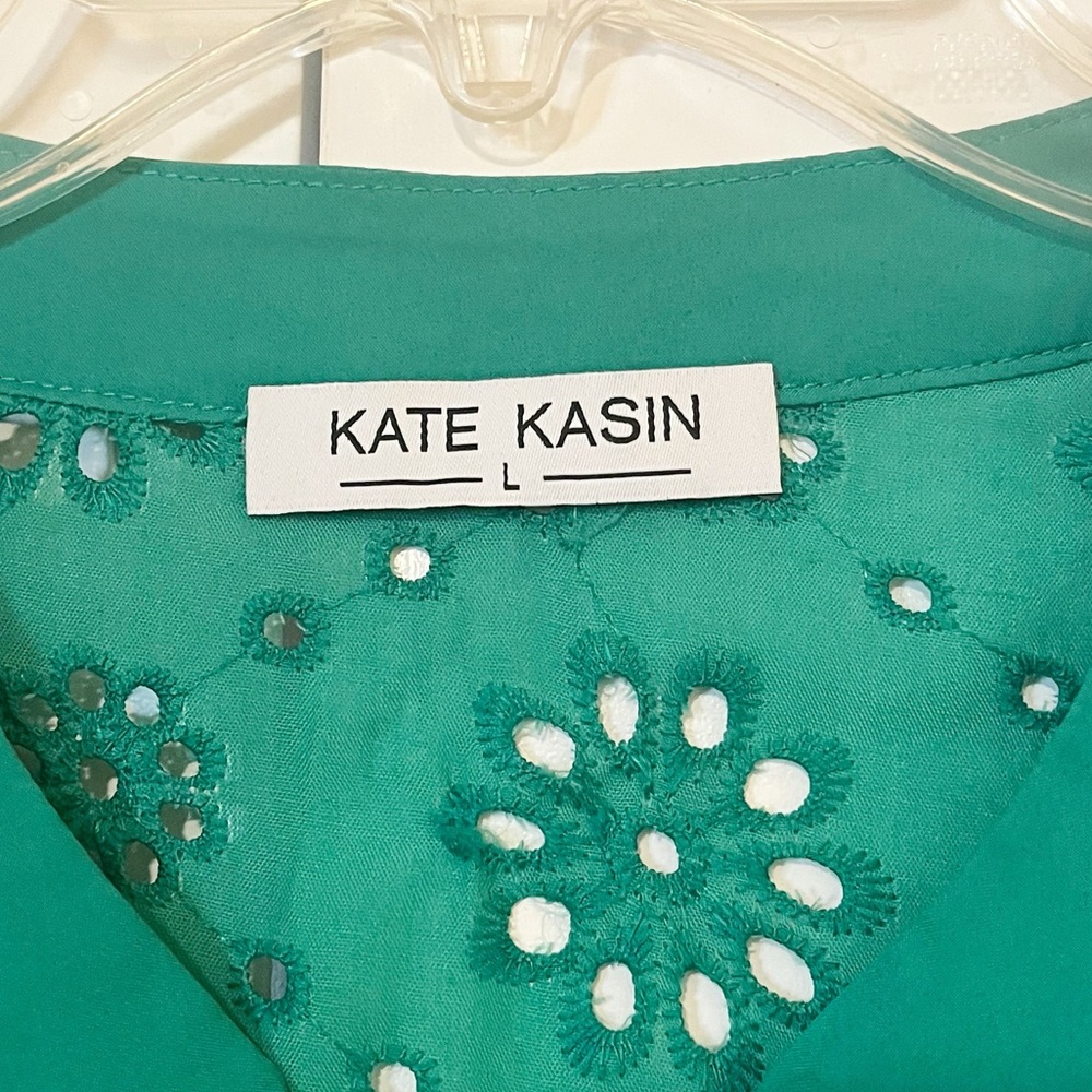 Kate Kasin Green Eyelet Lace Blouse | Short Petal Sleeves | NWOT | Size Large - Picture 7 of 16